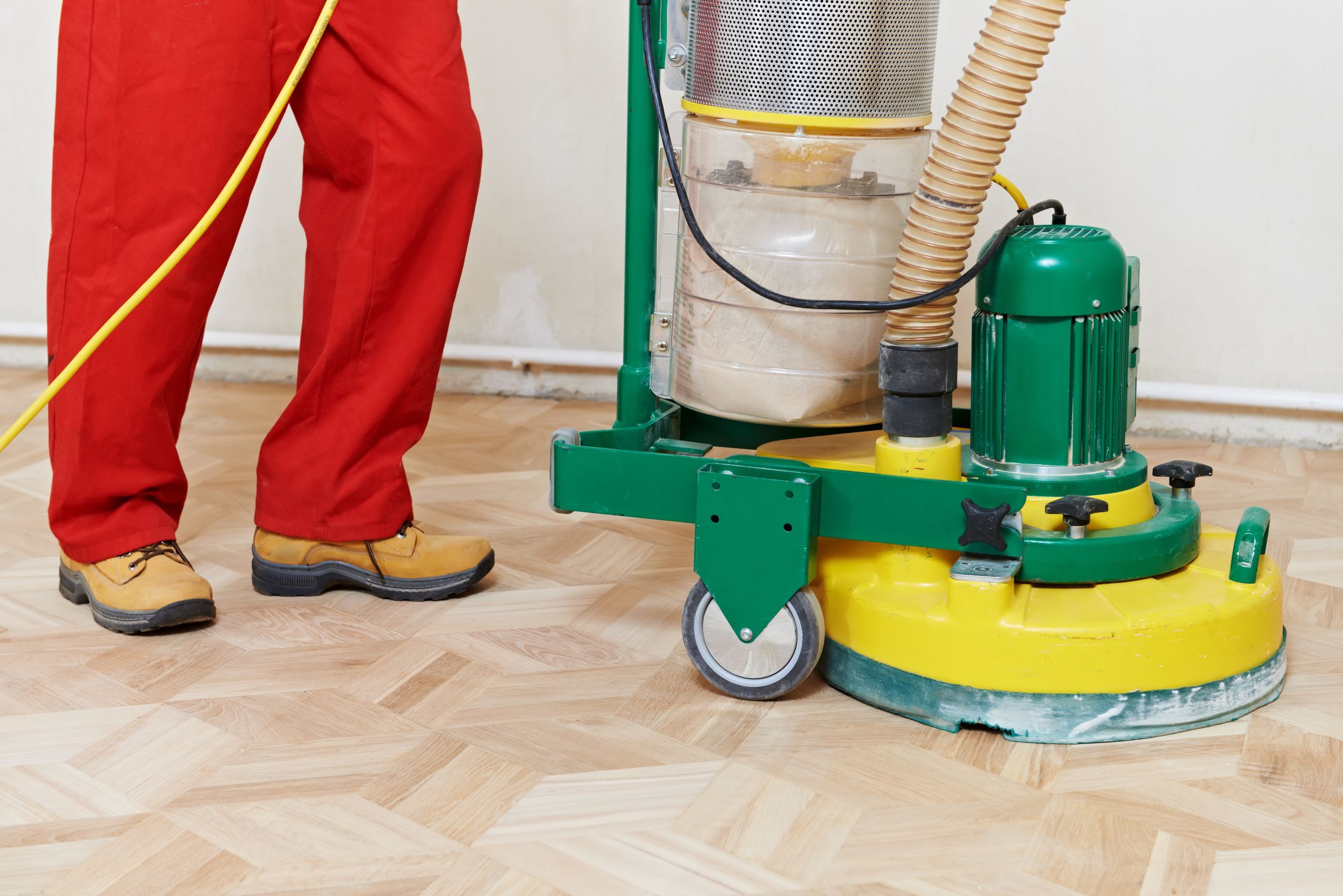 17448263_l-Parquet-Floor-maintenance-by-grinding-machine