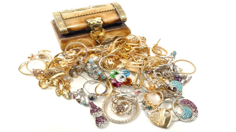 How to Maximize Profits When Selling Vintage Jewelry in Bethesda