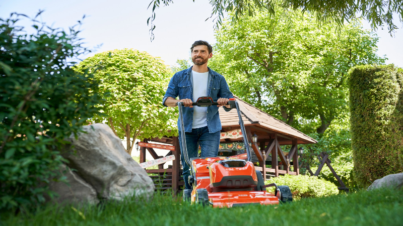 Achieving a Greener lawn with a Reliable Lawn Service near Prospect, KY for Lasting Results