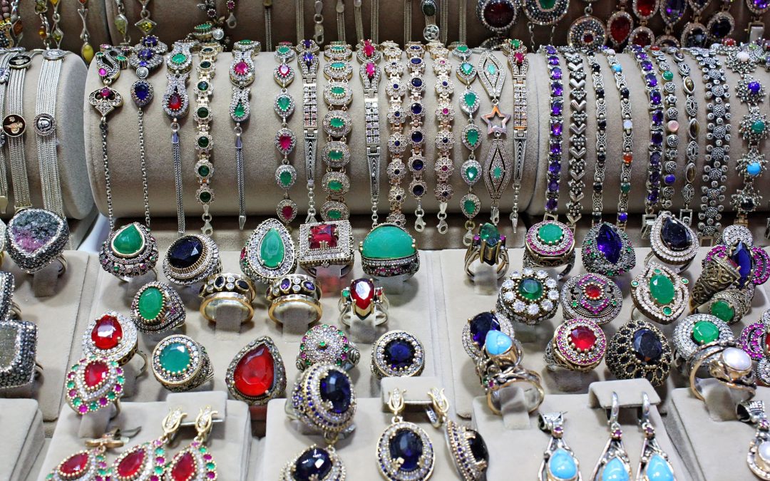 Tips to Sell Vintage Jewelry Piece, Bethesda, MD, Collectors Want for Maximum Value